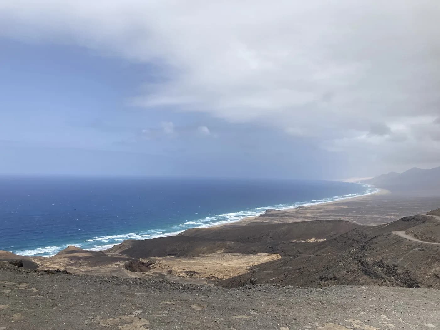Vue plongeante sur la plage de Cofete et le massif de Jandía, Fuerteventura