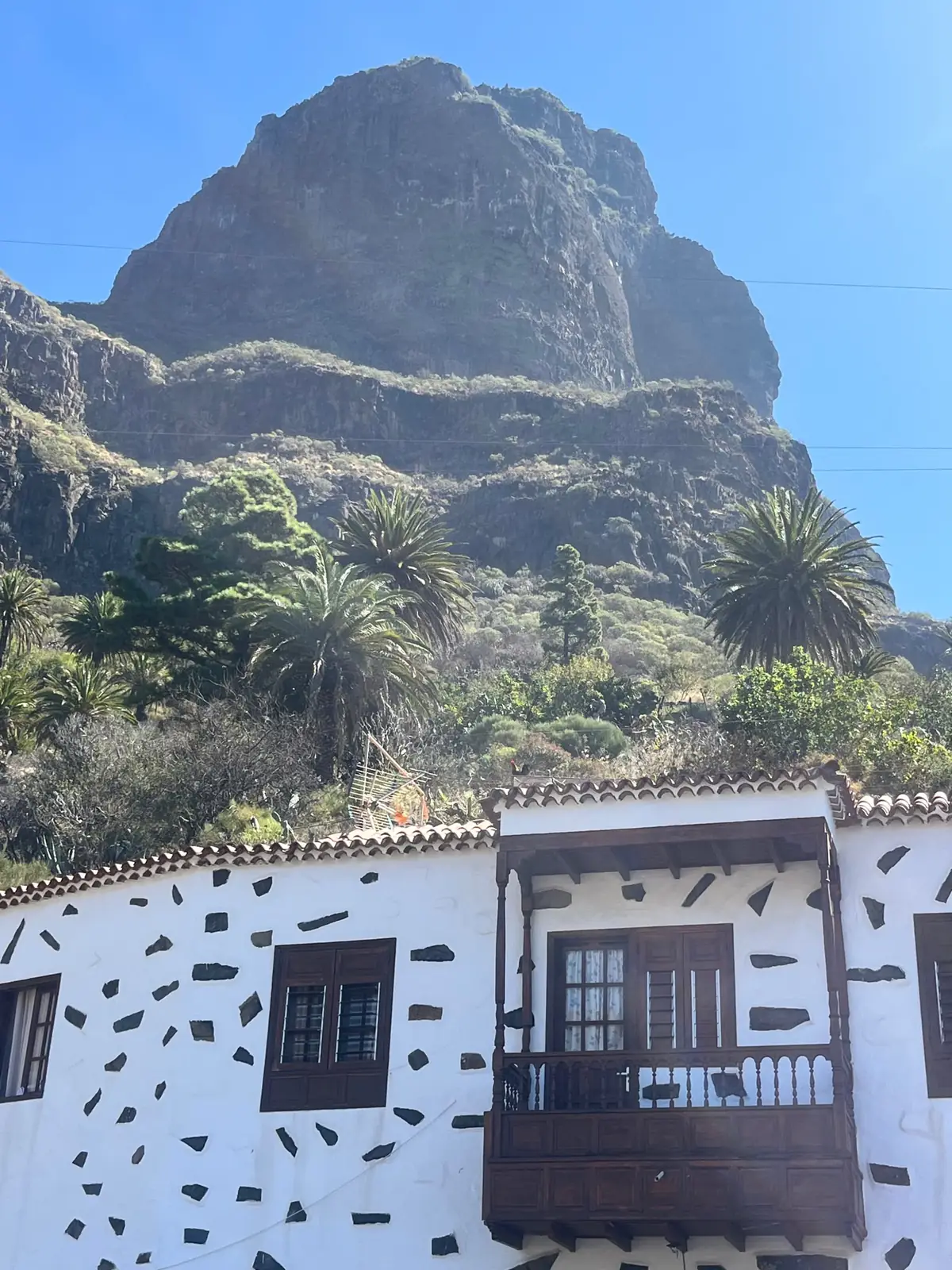 Le village de Masca et ses maisons canariennes traditionnelles au pied du Roque, Tenerife